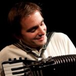 Musikalische Lesung mit Martin Unterrainer (Sprecher) und Rainer Gruber (Akkordeon)