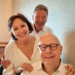 Elisabeth Artmeier-Mogl (Gesang), Markus Eberhard (Erzähler und Gesang) und Peter Wolff (Klavier)