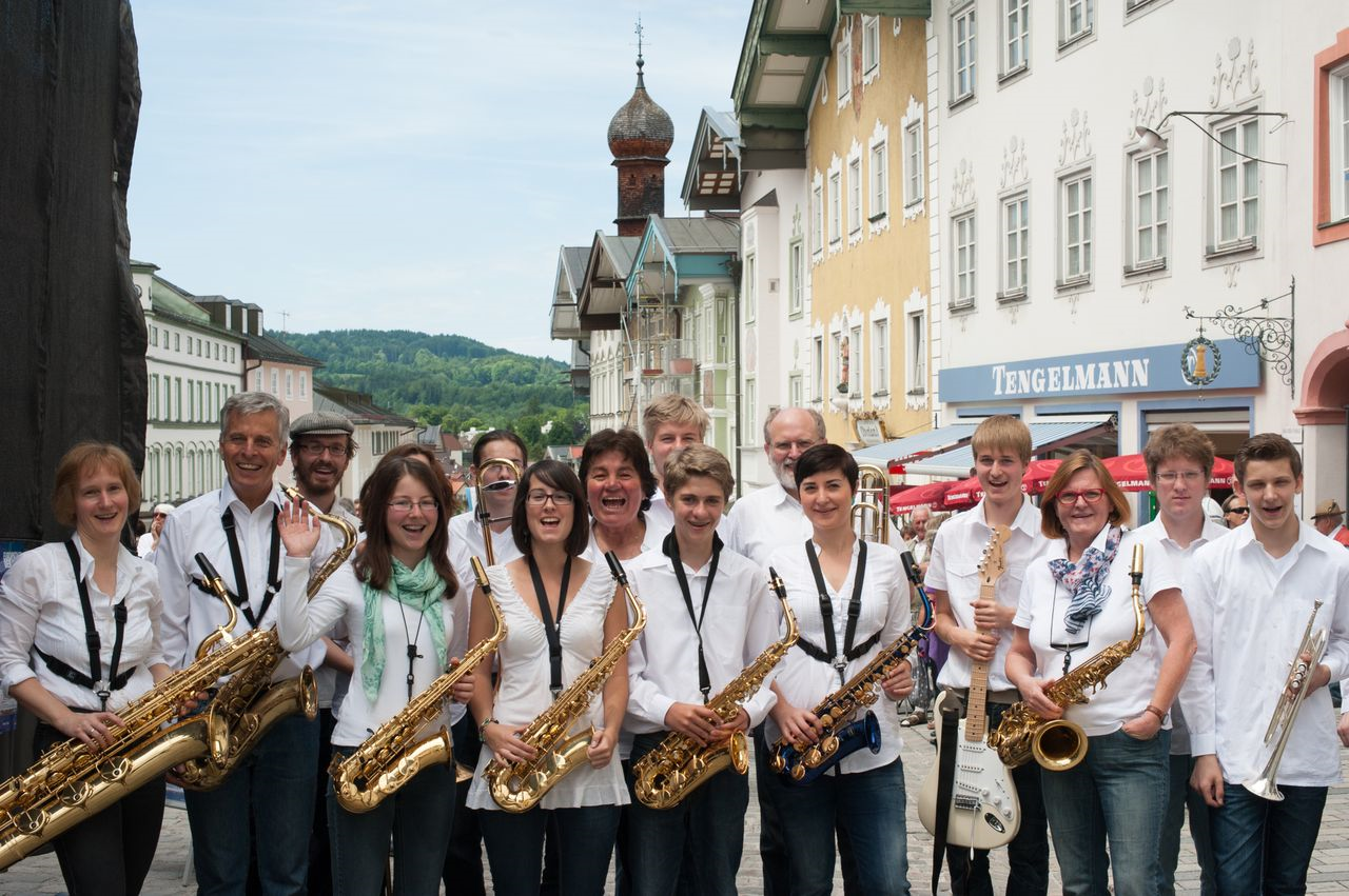 The Young Groove teeth – Bigband