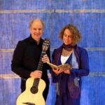 Kathrin Schack (Autorin, Sprecherin) und Perry Schack (Gitarre)